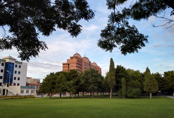 内蒙古大学